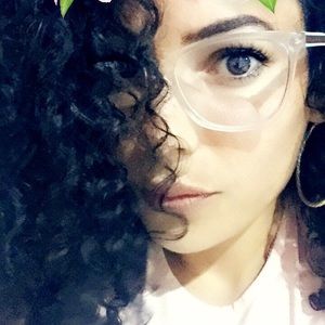 Meet your Posher, Linda